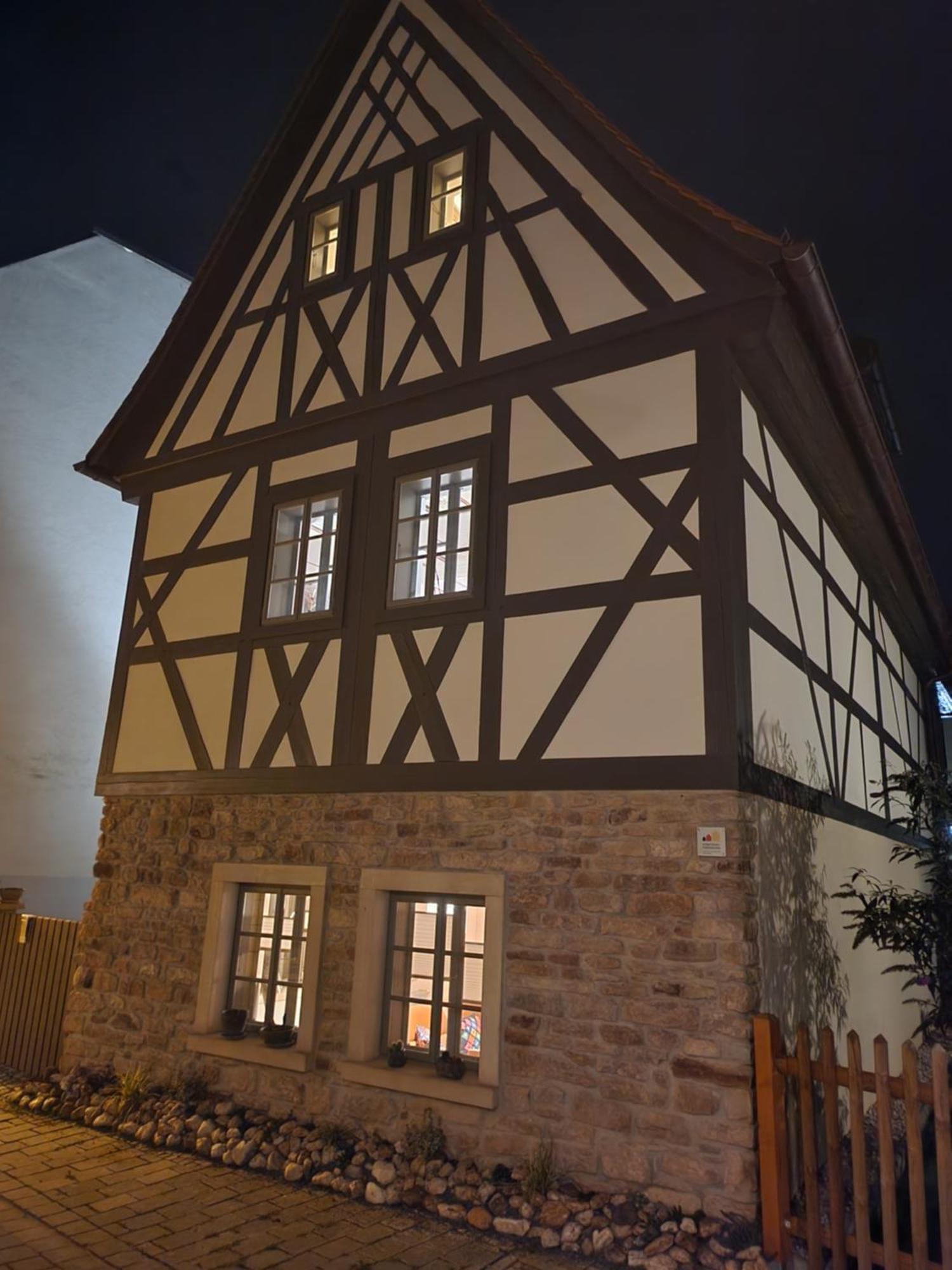 Aussergewoehnliches, Historisches, Spaetgotisches Wohnhaus Von 1519, Gries 5 Gera Exterior foto